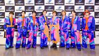 　開演前に舞台裏でポーズを決めたＦＡＮＴＡＳＴＩＣＳの（左から）佐藤大樹、堀夏喜、澤本夏輝、八木勇征、中島颯太、瀬口黎弥、木村慧人、世界