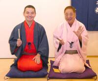 　（左から）錦笑亭満堂、三遊亭好楽＝都内