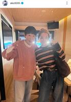 ミセス東京ドーム公演で綾瀬はるか（右）と。和田アキ子のインスタグラム＠ａｋｏ５０ｔｈより 