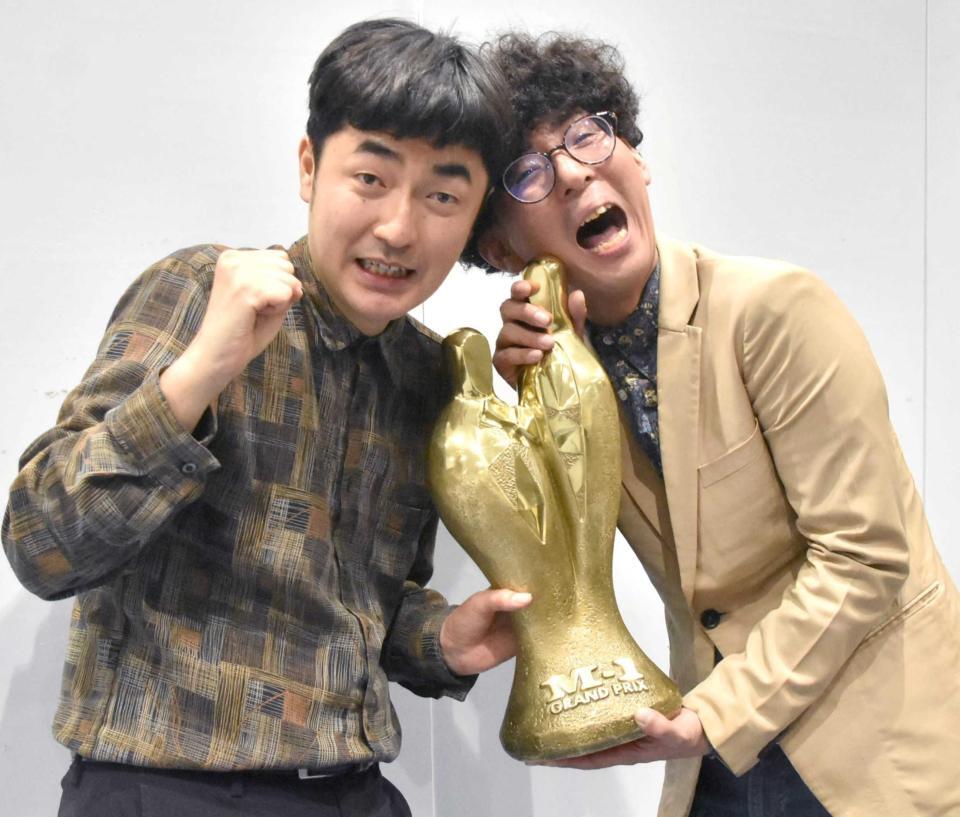 　大阪へ凱旋したたくろうの赤木裕（左）ときむらバンド