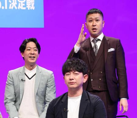 　会見に出席したドンデコルテ・小橋共作（左）と渡辺銀次（撮影・佐々木彰尚）