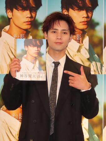 　初写真集の発売記念イベントを行った神谷健太＝東京・渋谷