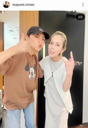 　土屋眞弓さんのインスタグラム＠ｍａｙｕｍｉ．ｖｉｖｉａｎ（６月８日）より。交流のあるモノマネタレント・みかんと