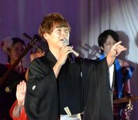 　ディナーショーを開催した松阪ゆうき