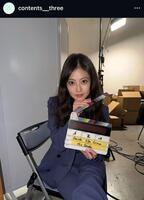コンテンツ・スリーのインスタグラム（＠ｃｏｎｔｅｎｔｓ＿＿ｔｈｒｅｅ）より、今田美桜のオフショット