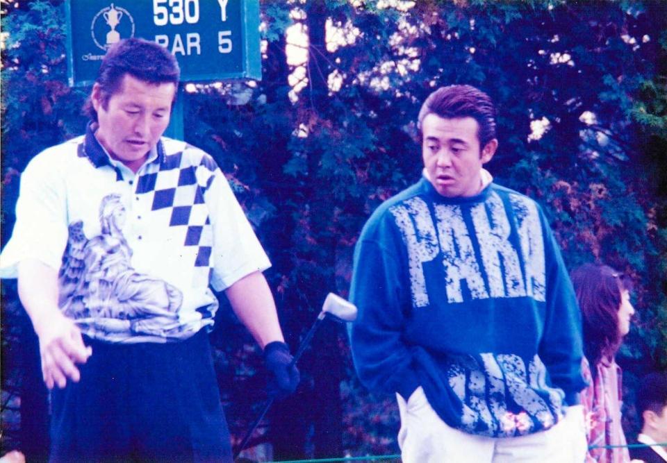 　ＴＵＢＥ・前田亘輝が公開したジャンボ尾崎さん（左）との２ショット写真（前田亘輝のＸ＠ＴｕｂｅＭａｅＣｈａｎより）