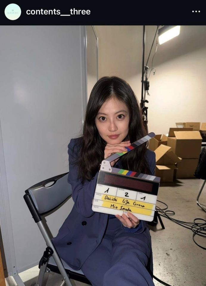 コンテンツ・スリーのインスタグラム（＠ｃｏｎｔｅｎｔｓ＿＿ｔｈｒｅｅ）より、今田美桜のオフショット