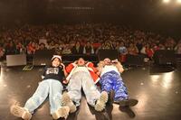 　クリスマスイベントを開催したＭｙＭ、（左から）まひる、大島美幸、よしこ