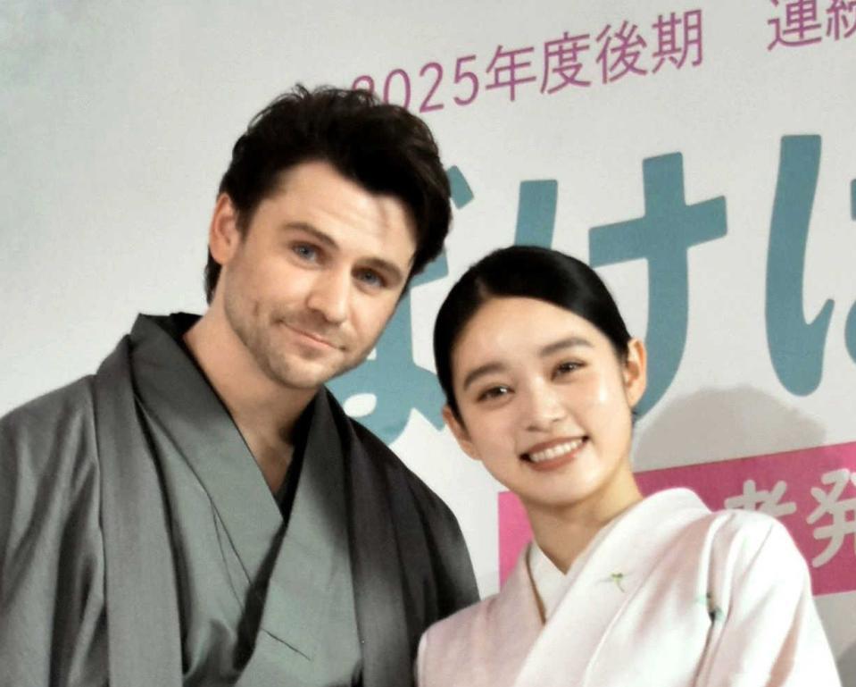 　トミー・バストウ（左）と高石あかり