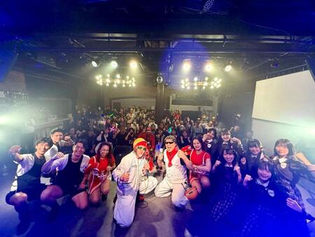 　東京力車、ＫＯＢｅｒｒｉｅＳ♪と３マンライブを開催したＴあんどＴ（中央）