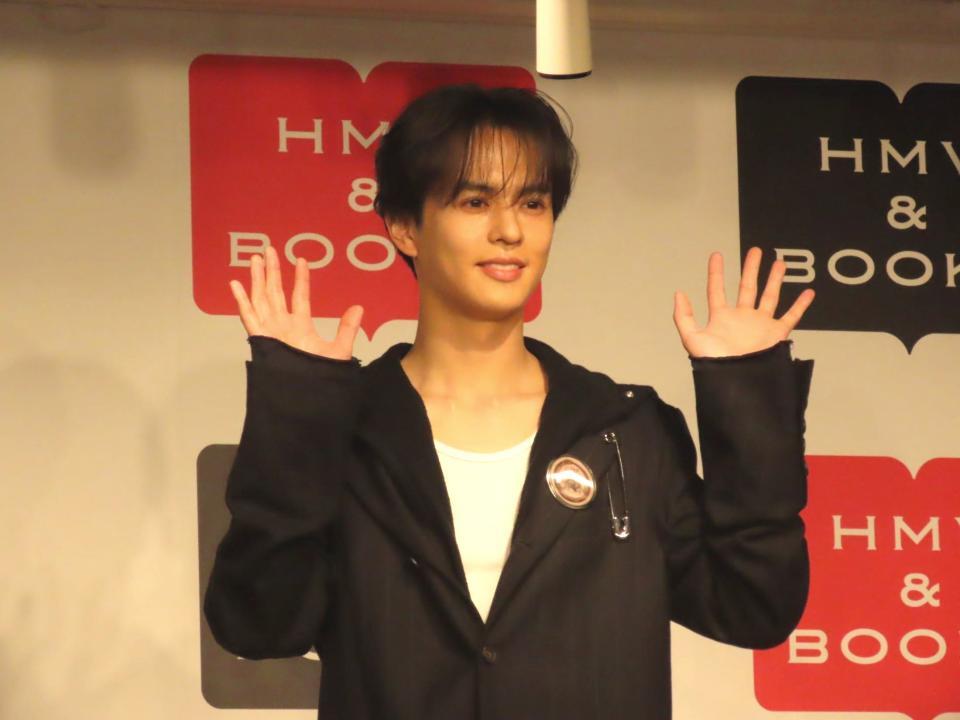 　３冊目の写真集「Ｊｏｕｒｎｅｙ：）」を発売した奥野壮