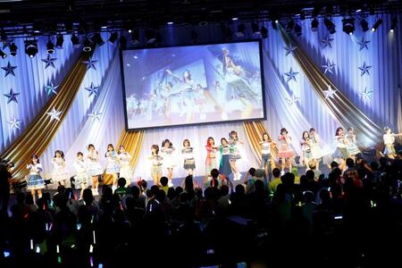 　（左から）勝田梨乃、柏綾菜、八坂沙織、門林有羽、田中想、志村理佳、渡邉ひかる、河村果歩、浅川梨奈、溝手るか、秋田恵里、鎌田彩樺、後藤彩、竹内ななみ、荒井玲良、坂林佳奈、渡邉幸愛、櫻井陽夏、宮崎理奈