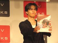 　３冊目の写真集「Ｊｏｕｒｎｅｙ：）」を出版した奥野壮