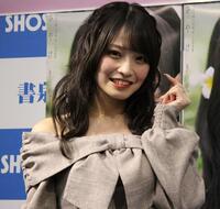 　ポーズを決めるＳＫＥ４８の入内嶋涼