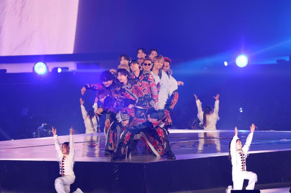 　ＡＴＳＵＳＨＩ、ＴＡＫＡＨＩＲＯらＥＸＩＬＥとＥＸＩＬＥ　ＴＲＩＢＥのメンバーが「Ｃｈｏｏ　Ｃｈｏｏ　ＴＲＡＩＮ」でロールダンス