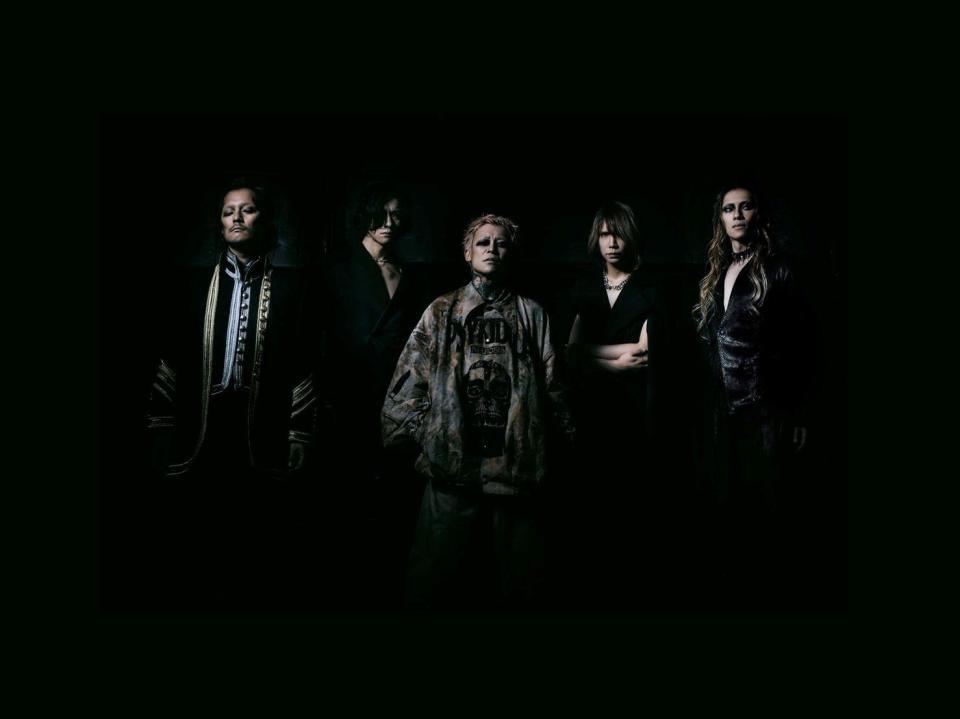 　ＤＩＲ　ＥＮ　ＧＲＥＹ