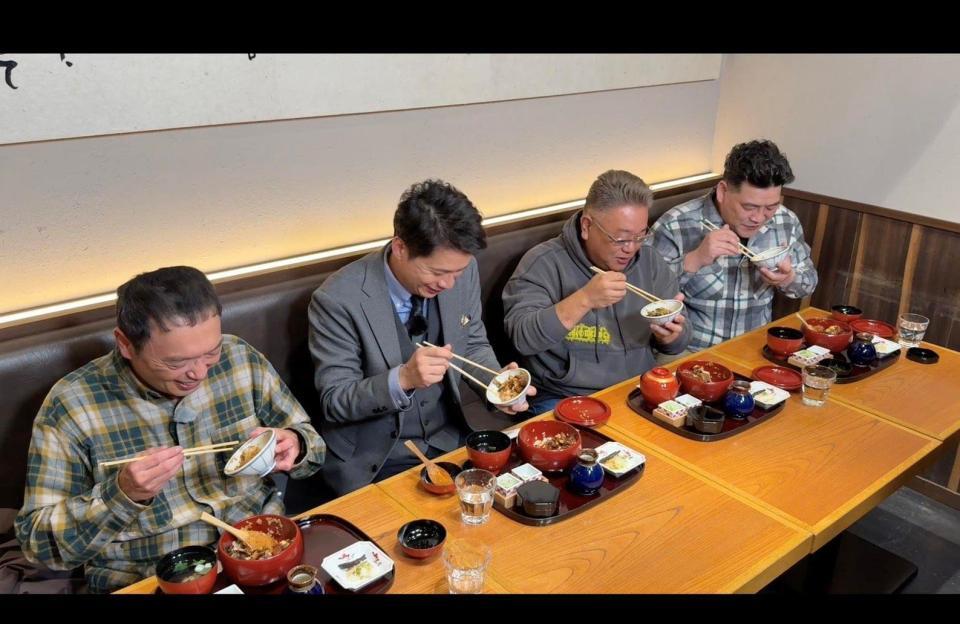 　特番で共演した（左から）中川家・礼二、石井亮次、サンドウィッチマンの伊達みきお、富澤たけし
