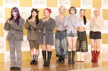 　（左から）ＮＡＯＫＯ、ＫＯＨＡＲＵ、ＣＨＩＫＡ、ＭＯＭＯＫＡ、ＪＩＳＯＯ、ＹＵＲＩ、ＭＡＨＩＮＡ（撮影・石井剣太郎）