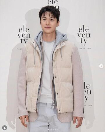 　コンミョンの公式インスタグラム＠０ｍｙｏｕｎｇ＿０５２６より