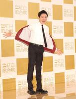 　ポーズを決める郷ひろみ（撮影・石井剣太郎）