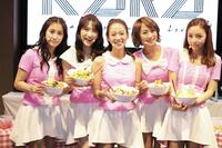 　日本で精力的に活動していた２０１３年当時のＫＡＲＡ（左から）ギュリ、ジヨン、スンヨン、ニコル、ハラさん