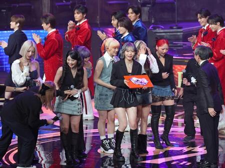 　最優秀新人賞に輝いたＨＡＮＡ（撮影・西岡正）