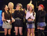 　最優秀新人賞に決まり、驚くＨＡＮＡ（撮影・西岡正）