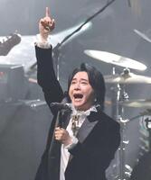 　「ダーリン」を歌うＭｒｓ．　ＧＲＥＥＮ　ＡＰＰＬＥの大森元貴（撮影・西岡正）