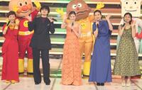 　アンパンマンらと共演した（左から）戸田恵子、北村匠海、今田美桜、河合優実、原菜乃華（撮影・石井剣太郎）