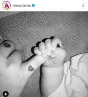 第１子女児出産を報告したちゃんみなのインスタグラム＠ｍｉｎａｃｈａｎｘｘ（２４年１１月１日付）より