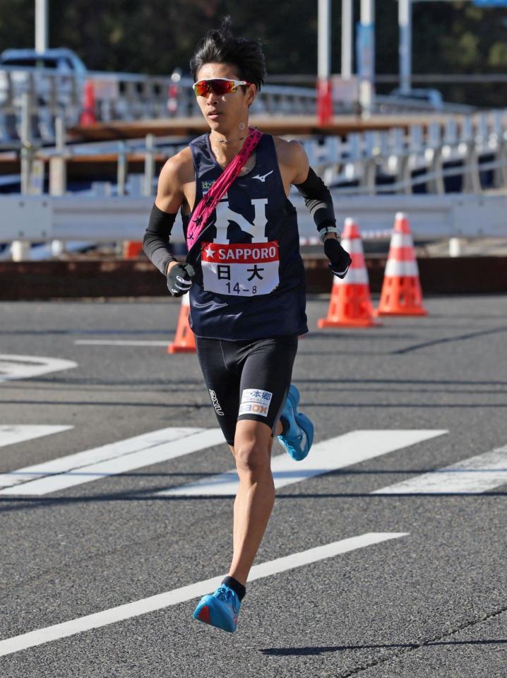 　力走する日大・山口月暉（撮影・棚橋慶太）