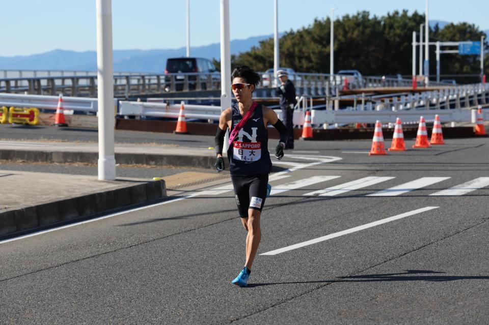 　力走する日大・山口月暉