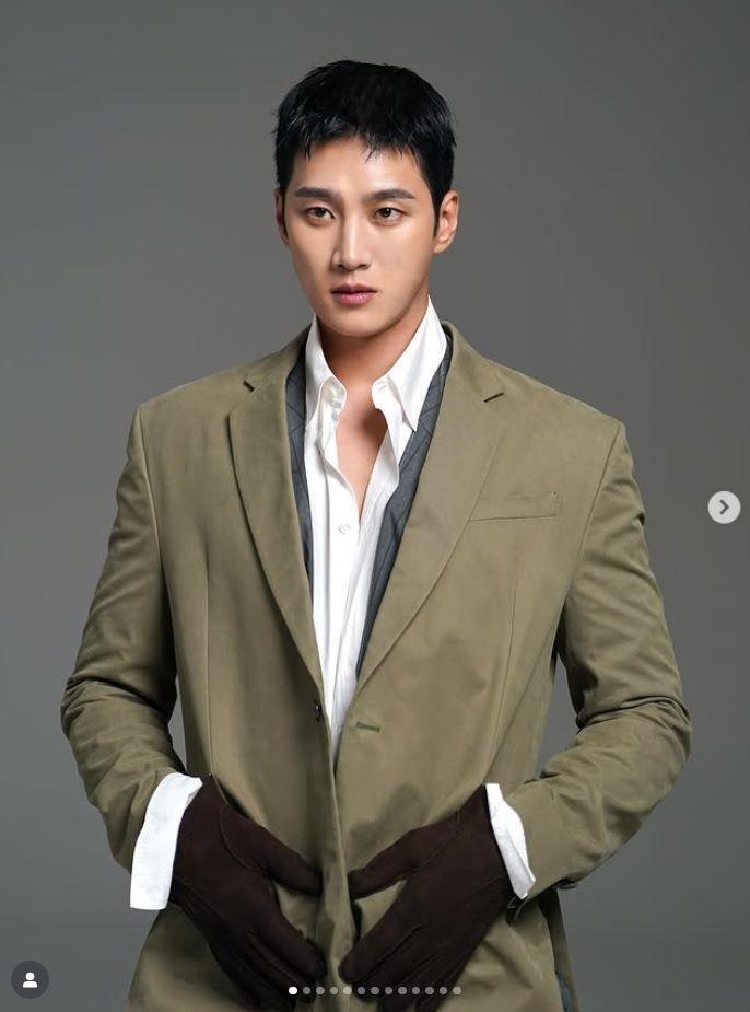 　韓国芸能プロダクション・ＡＭエンターテインメントの公式インスタグラム（＠ａｍｅｎｔ＿ｏｆｆｉｃｉａｌ）より、人気俳優のアン・ボヒョン