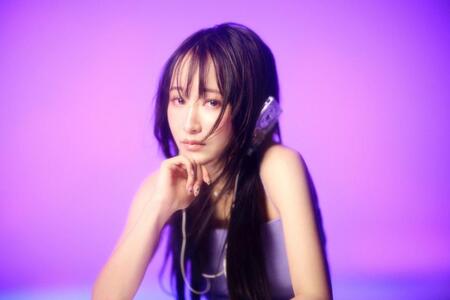 　新曲「メガネを外して」を１４日に配信することが決定した乃紫