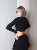 うま年の年女。２０２６年を駆け抜けるつばきファクトリー・秋山眞緒（撮影・佐々木彰尚）