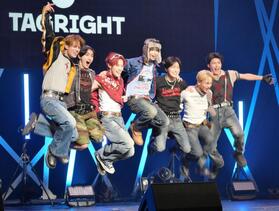 　ＴＡＧＲＩＧＨＴの（左から）前田大輔、ジェイ、今井魁里、小林大悟、西山智樹、若松世真、岸波志音