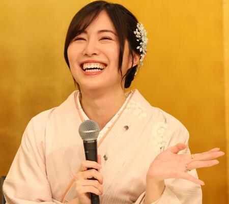 　笑顔を見せる松井珠理奈（撮影・佐々木彰尚）