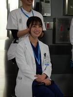 　白衣姿もキュートな橋本環奈