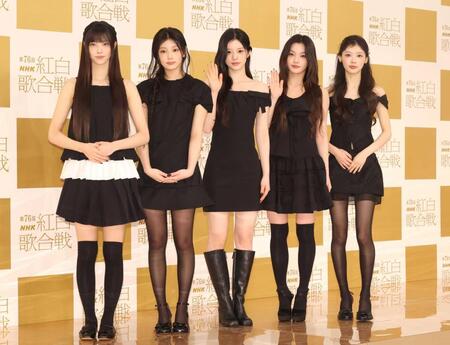 ＩＬＬＩＴの（左から）ＹＵＮＡＨ、ＷＯＮＨＥＥ、ＭＩＮＪＵ、ＩＲＯＨＡ、ＭＯＫＡ