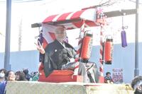 宝恵かごに乗り込んだオール阪神・巨人のオール巨人