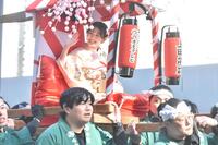 宝恵かごに乗り込んだＭＢＳ・上田芹莉アナウンサー