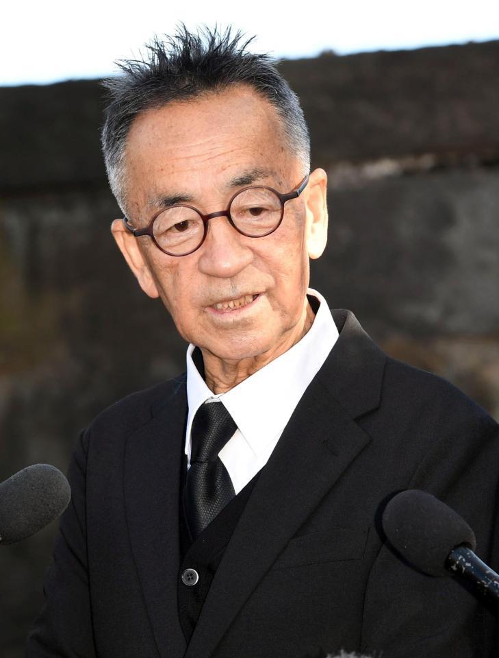 海老名香葉子さんとの思い出を語るせんだみつお（撮影・佐藤厚）