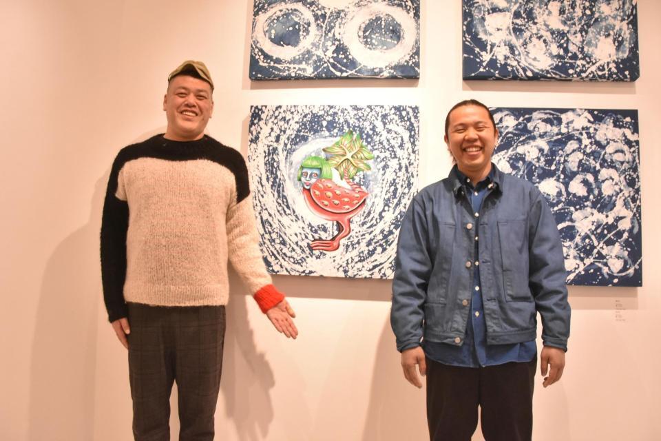 コラボ作品を披露した野性爆弾のくっきー！（左）と松﨑陸氏