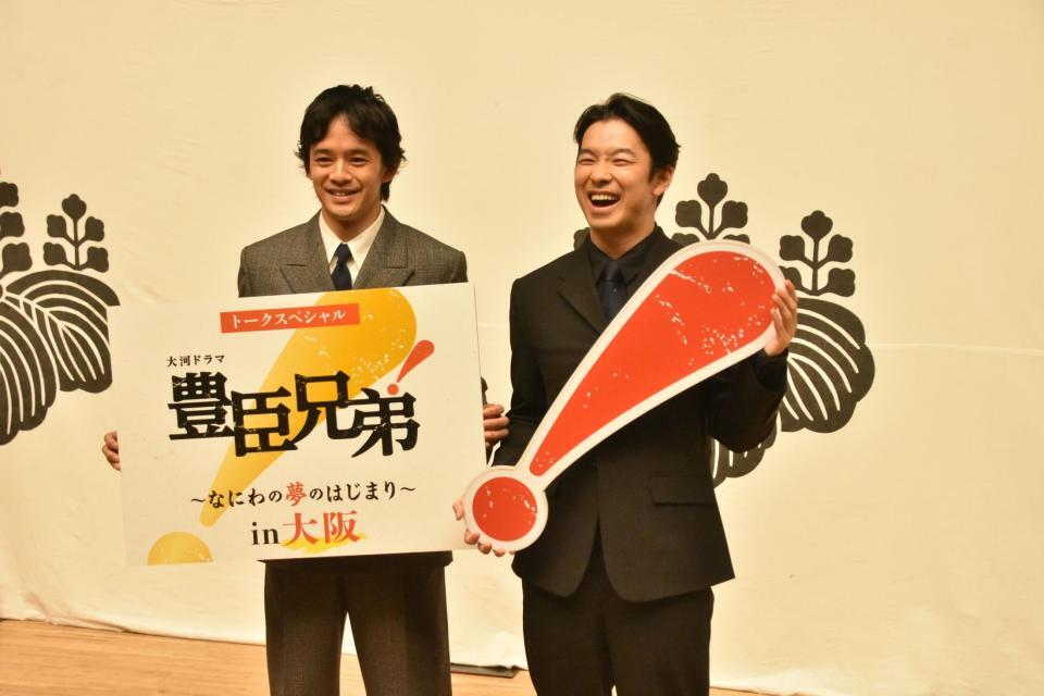 取材に応じた池松壮亮（左）と仲野太賀