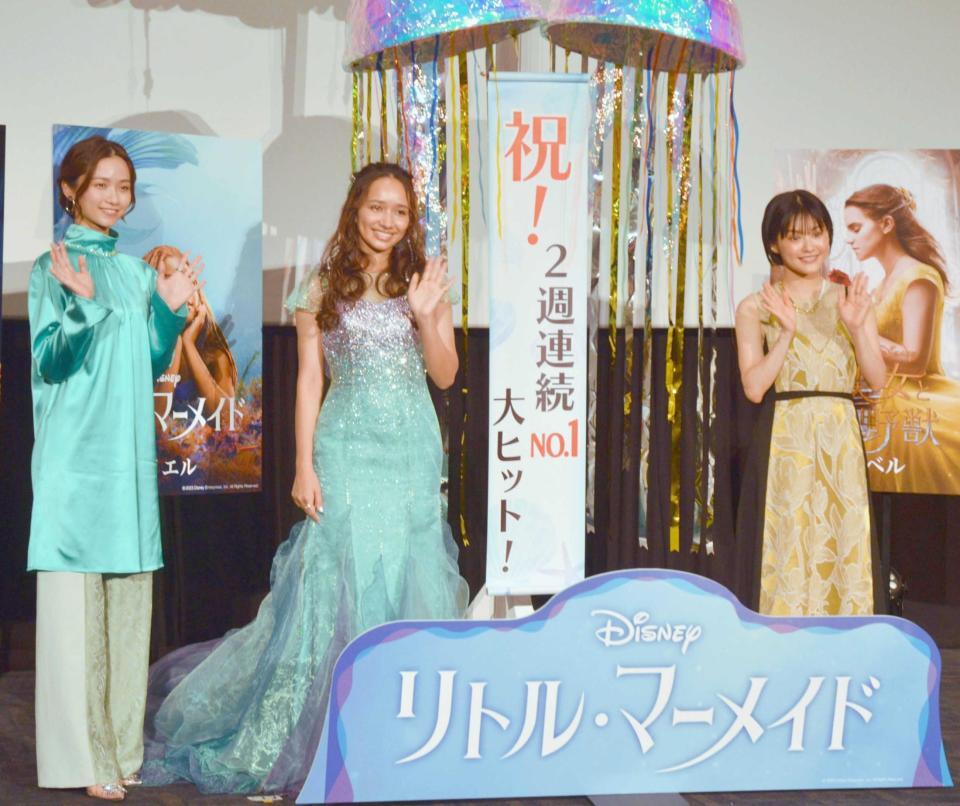 （左から）木下晴香、豊原江理佳、昆夏美（２０２３年撮影）