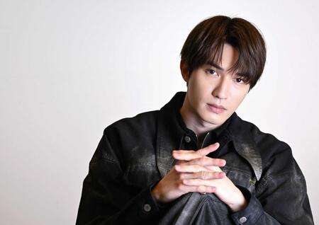 　日本テレビ系ドラマ「パンチドランク・ウーマン」で謎めいた殺人犯を演じるジェシー（撮影・伊藤笙子）