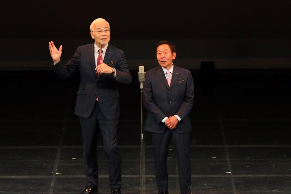 漫才を披露したオール阪神・巨人（提供：吉本興業）
