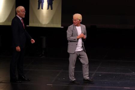 オール巨人（左）と、オール巨人になりきった兼光タカシ（提供：吉本興業）