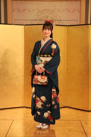 　振り袖姿のＳＫＥ４８・桒原椿©２０２６　Ｚｅｓｔ，Ｉｎｃ．／衣装協力：株式会社清水屋