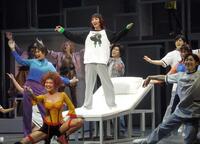 ゲネプロで美声を披露した咲妃みゆ（中央）